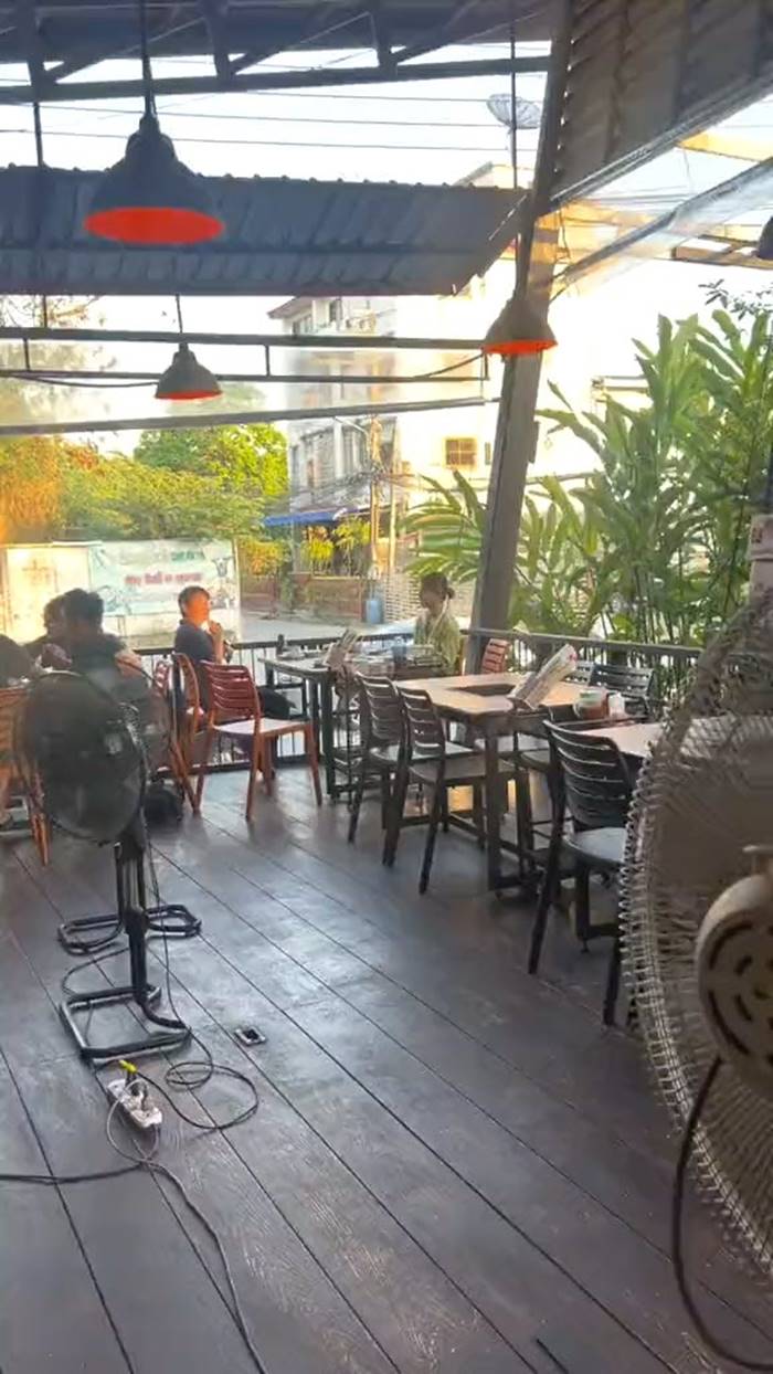 บูม หมูทะ