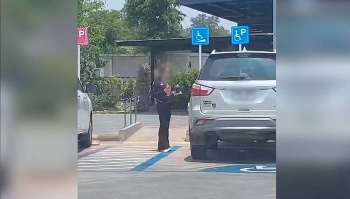 จอดที่คนพิการ