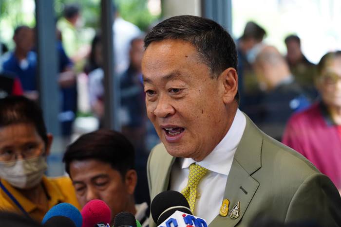 เศรษฐา ทวีสิน