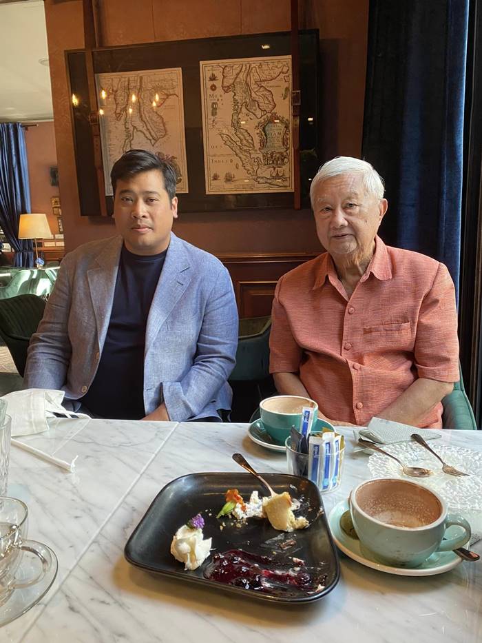 ท่านอ้น วัชรเรศร วิวัชรวงศ์