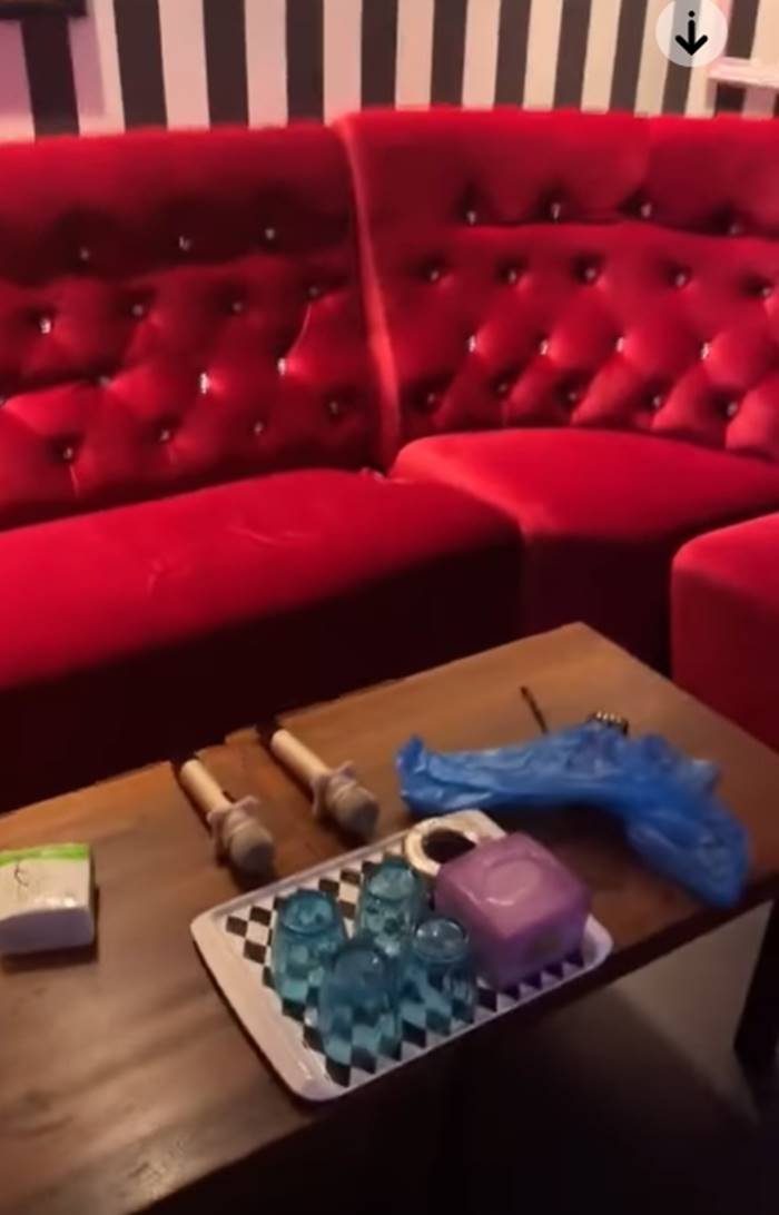 ห้องร้องคาราโอเกะ