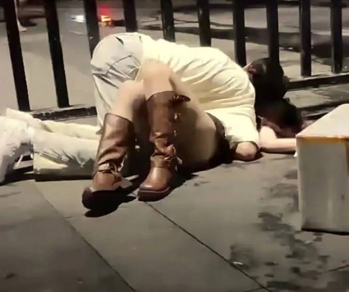 มีเซ็กส์ในที่สาธารณะ