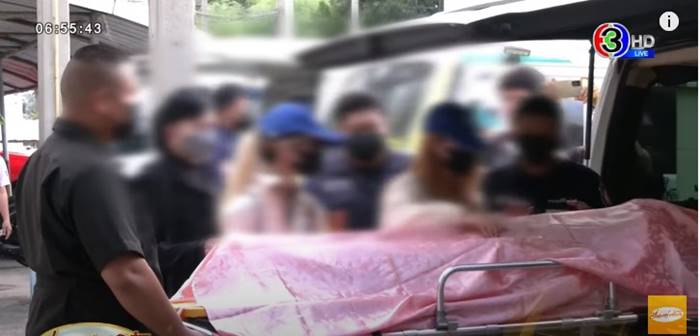 ฆ่ายกครัว