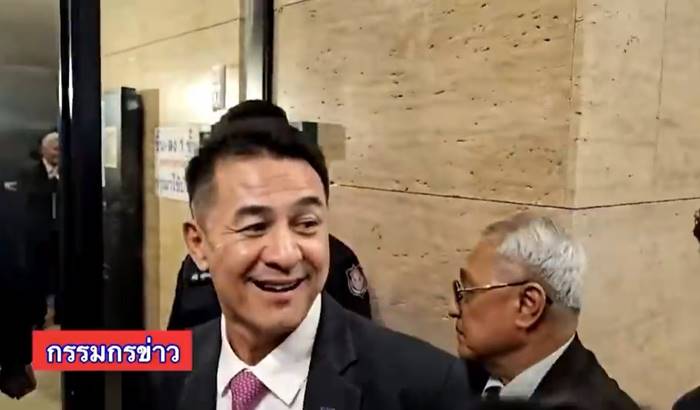 นพ.ชลน่าน ศรีแก้ว