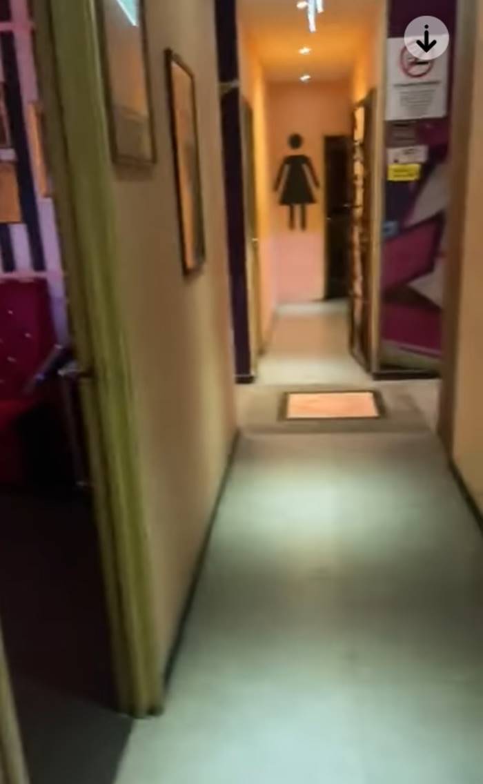 ห้องร้องคาราโอเกะ