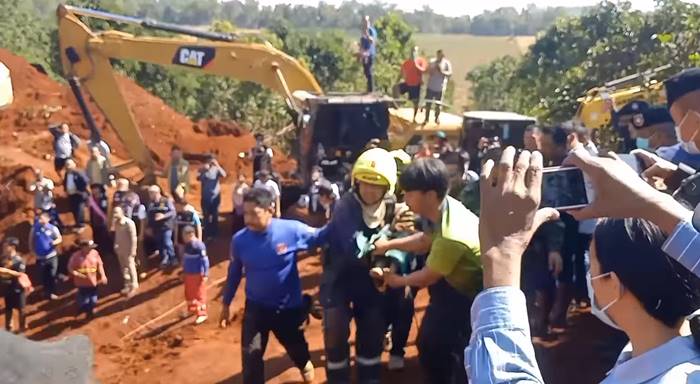  เด็กตกบ่อบาดาล