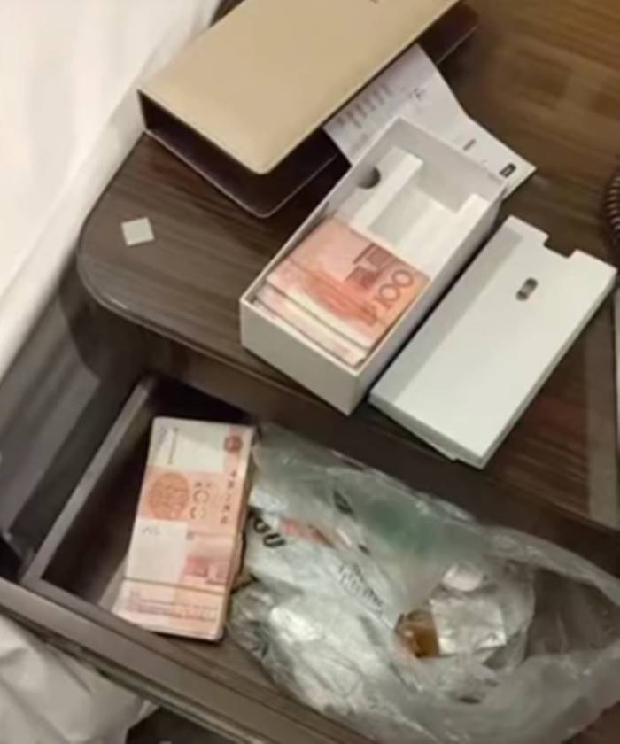 เจอเงินในโรงแรม