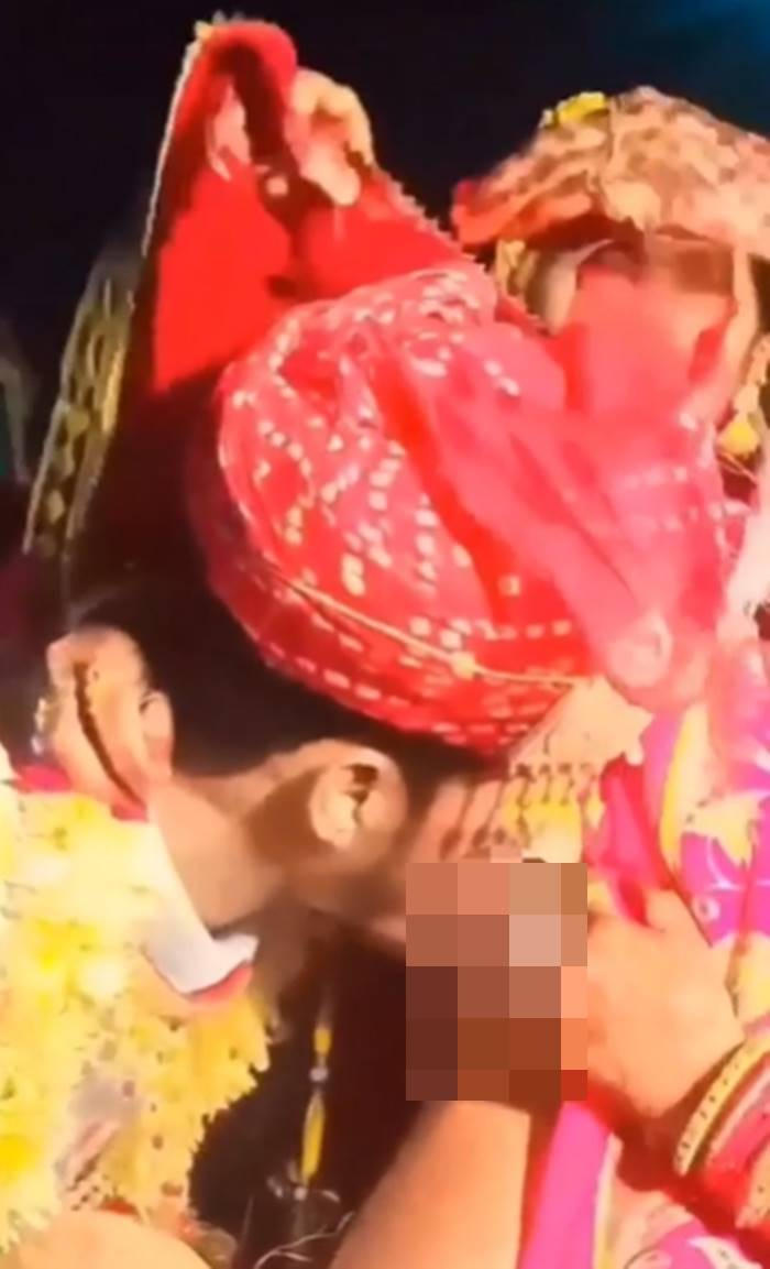 ดูดนมแม่