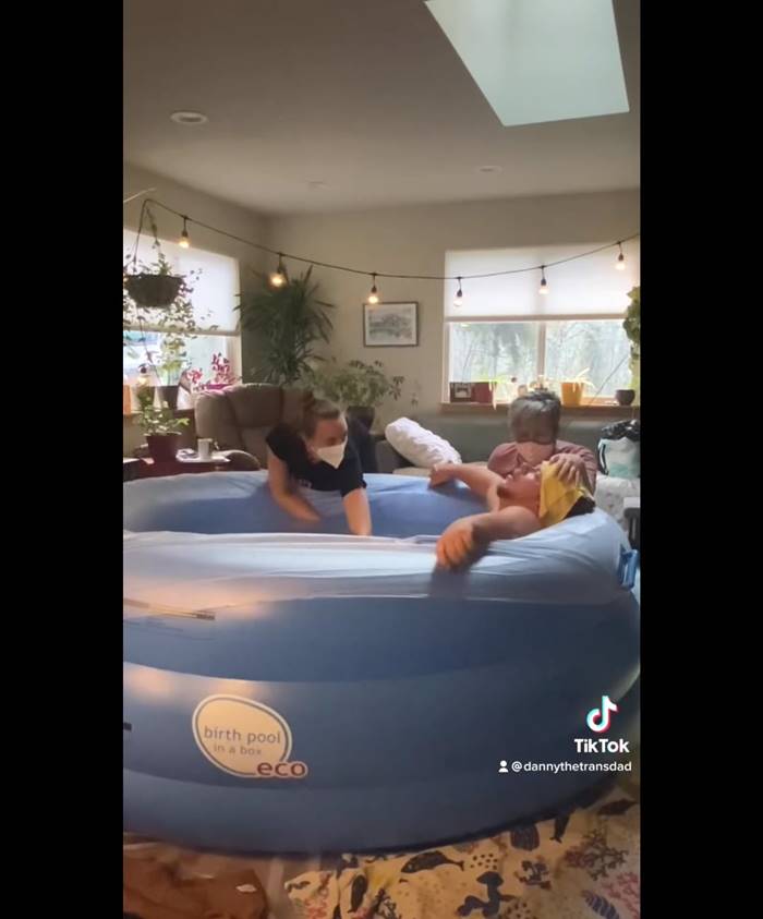 พ่อตั้งท้อง