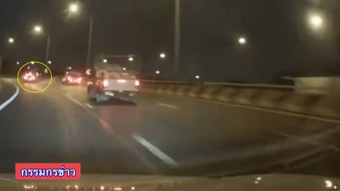 รถชนบนทางด่วน