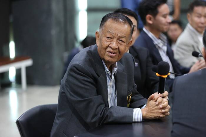 ประธานสภา, เพื่อไทย, ก้าวไกล