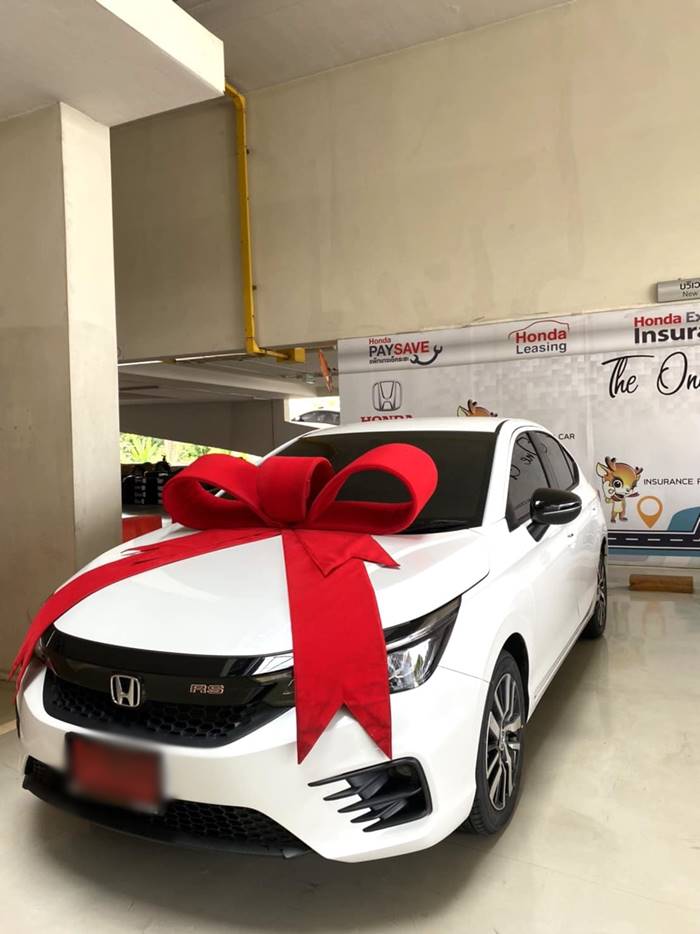 แฟนยืมรถขับ