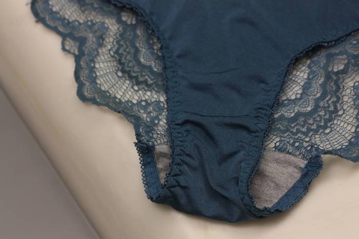 ไม่สวมกางเกงใน