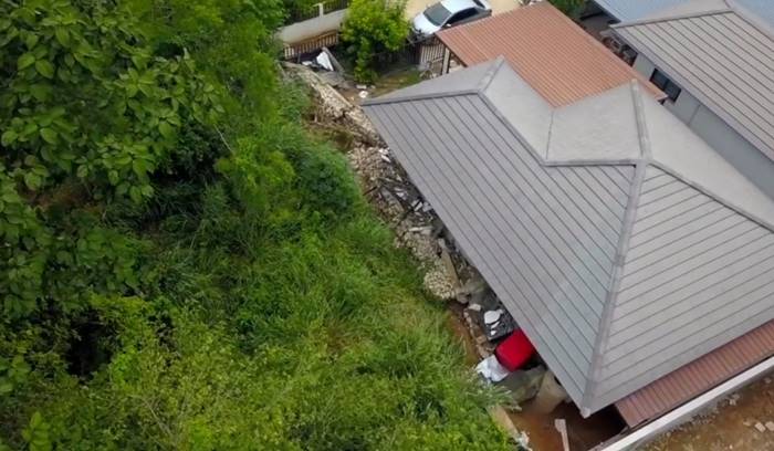 บ้านพัง