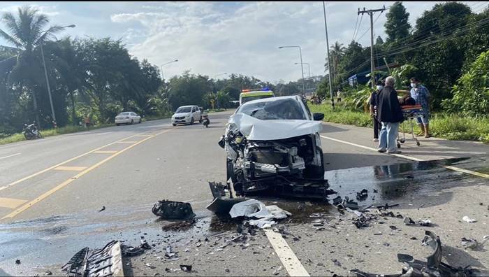 แฟนยืมรถขับ