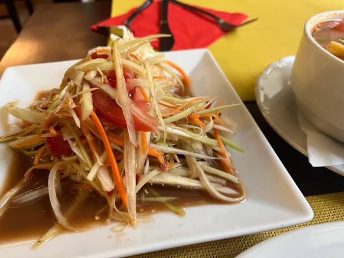 เบอร์เกอร์, ส้มตำปูปลาร้า