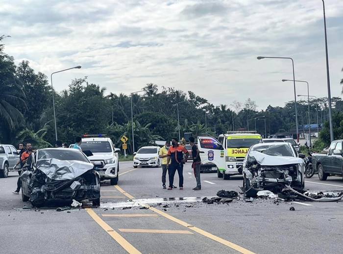 แฟนยืมรถขับ