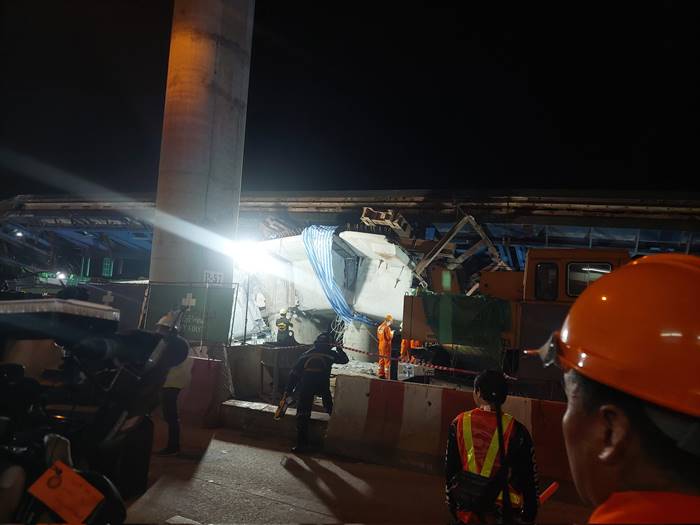 สะพานลาดกระบัง ถล่ม