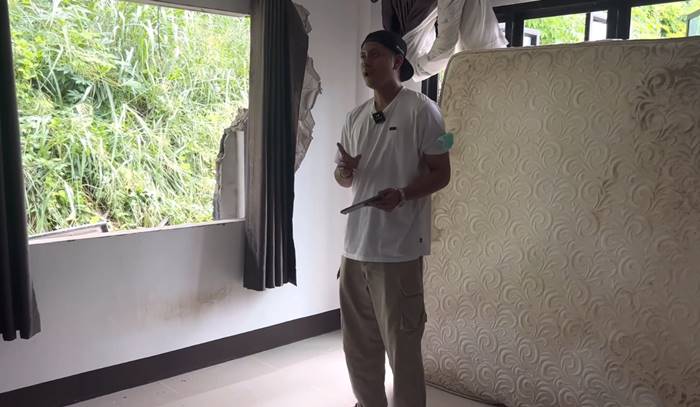 บ้านพัง