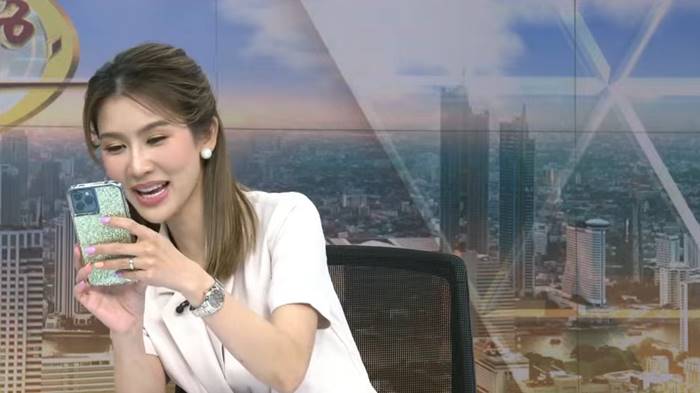 กรรมกรข่าว คุยนอกจอ