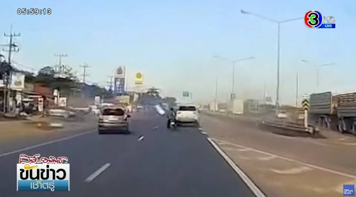 รถมินิชนรถนักเรียน