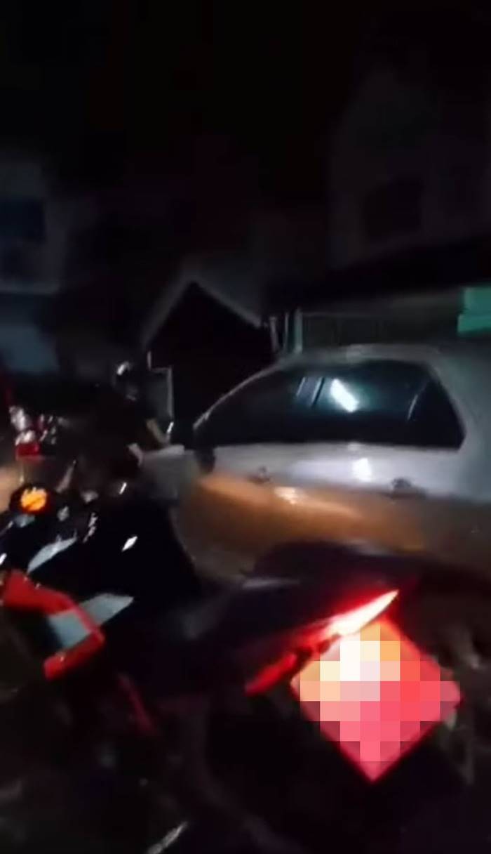 จอดรถขวางหน้าบ้าน