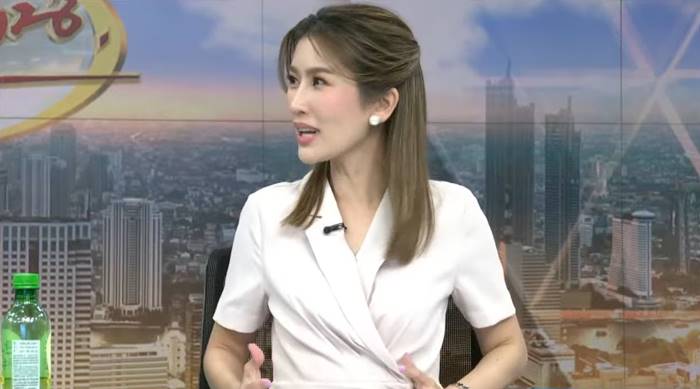 กรรมกรข่าว คุยนอกจอ