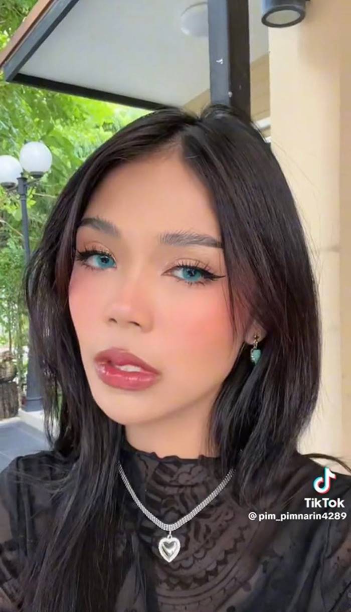 แต่งหน้าเปลี่ยนลุค