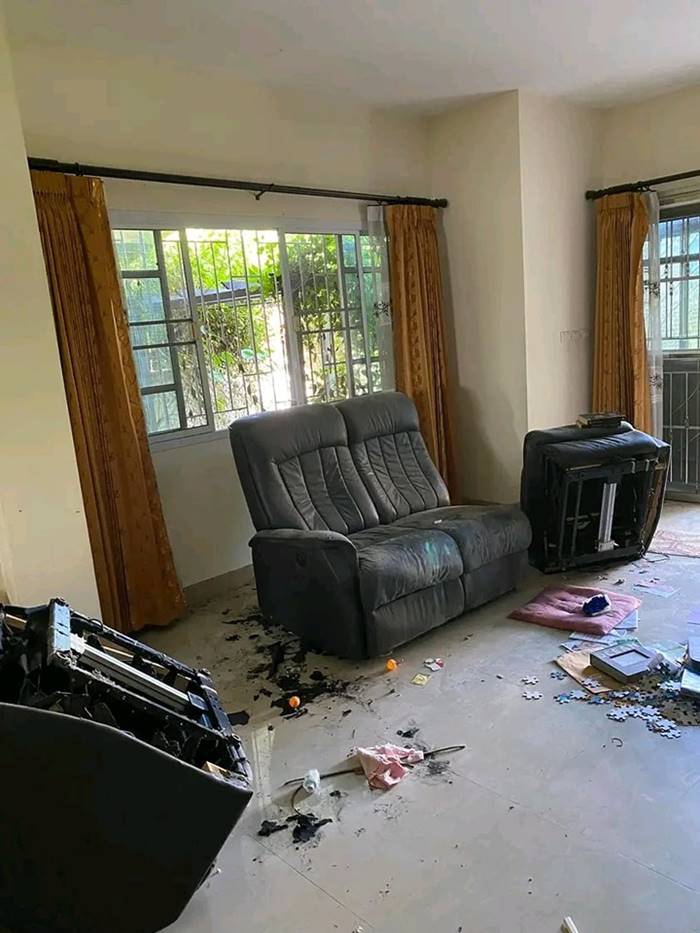 โจรเข้าบ้าน