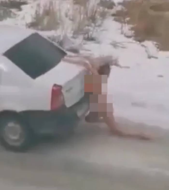 ผู้หญิงแก้ผ้า