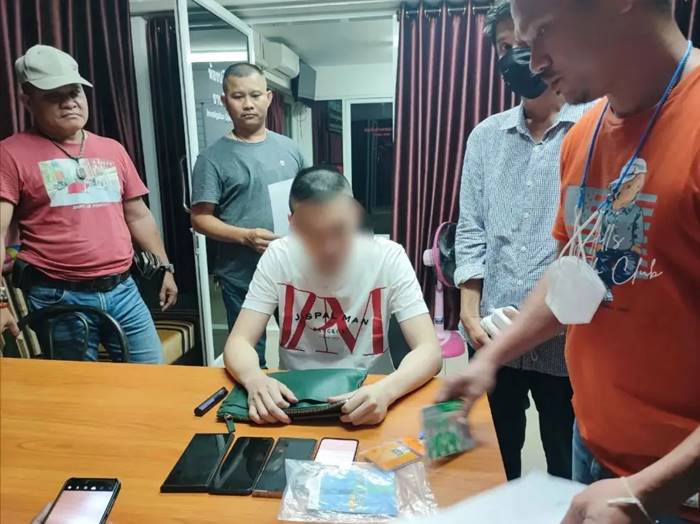 สารวัตรซัว, ผูกคอตาย