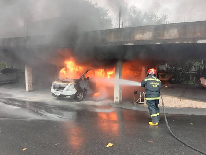 ไฟไหม้รถยนต์