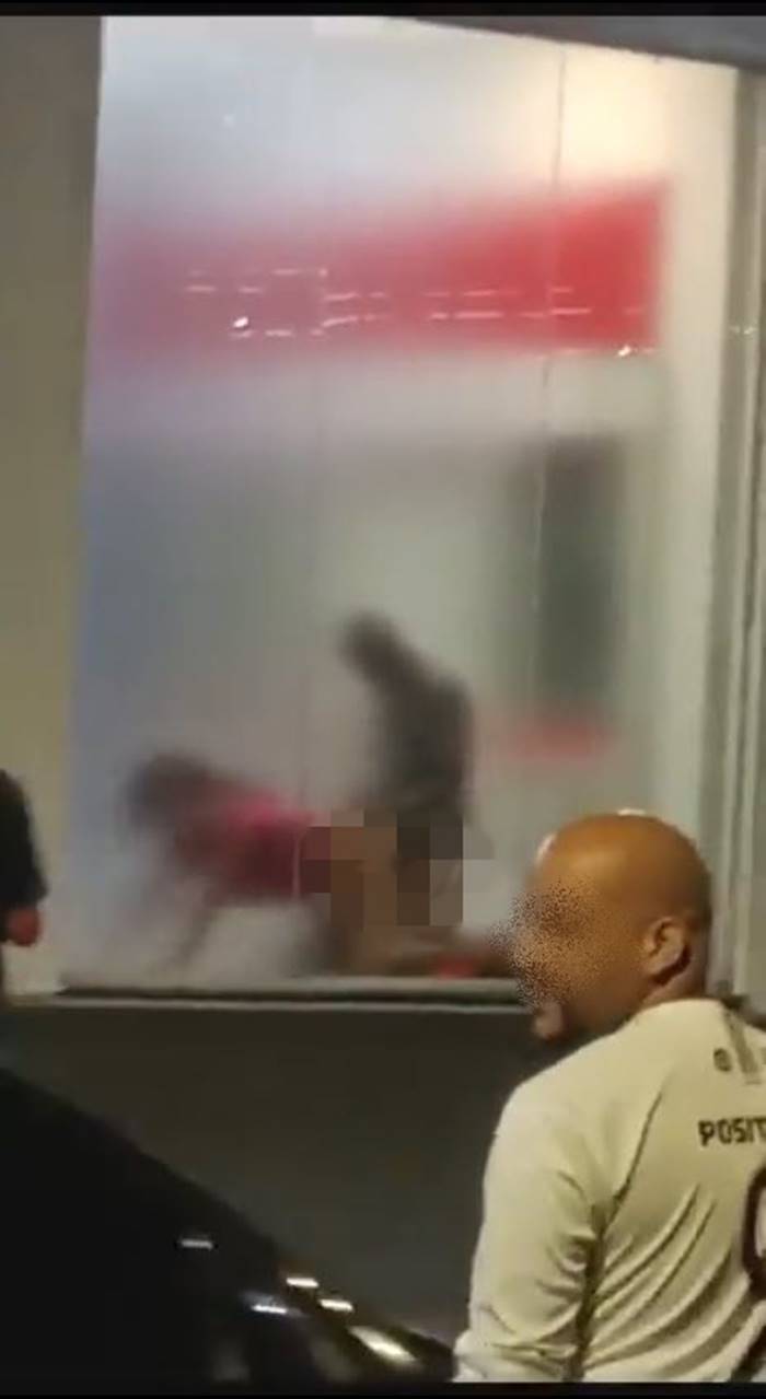 คู่รักมีเซ็กส์