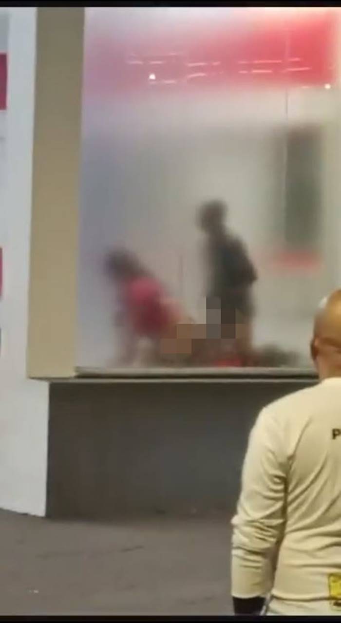 คู่รักมีเซ็กส์