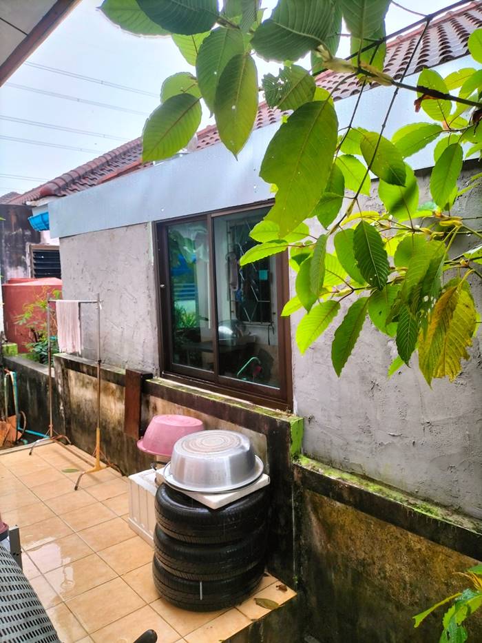 ปัญหาเพื่อนบ้าน