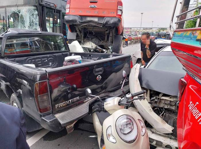 รถเมล์เบรกแตก