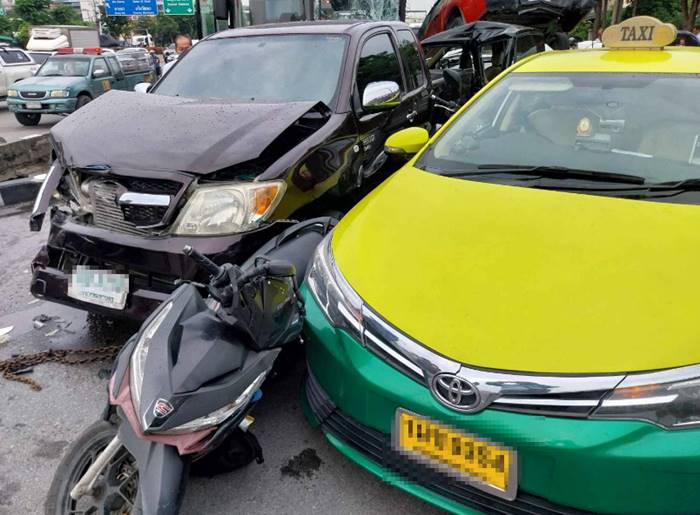 รถเมล์เบรกแตก