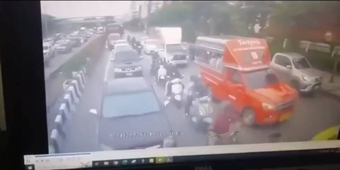 รถเมล์เบรกแตก