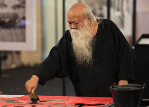 ถวัลย์ ดัชนี ศิลปินแห่งชาติ เสียชีวิตแล้วด้วยวัย 74 ปี