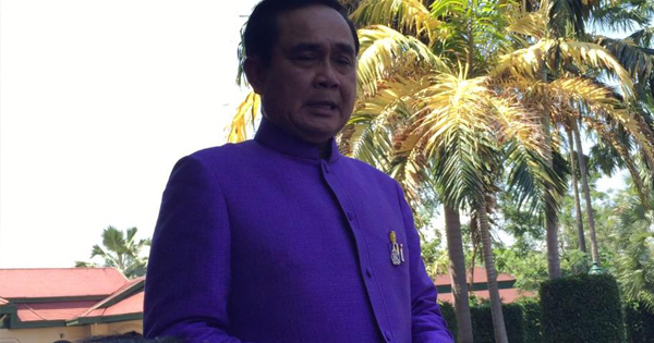 พล.อ. ประยุทธ์ สปีคอิงลิชปนไทย ใส่นักข่าวต่างชาติ จัดเต็มท่าประกอบคำพูด