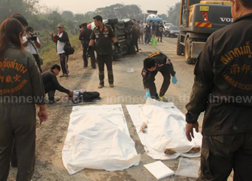 อุบัติเหตุสลด รถเก๋งตกคลองชลประทาน 2 แม่ลูกจมน้ำดับคู่