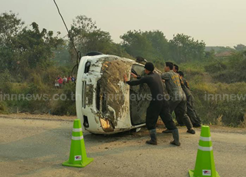 อุบัติเหตุสลด รถเก๋งตกคลองชลประทาน 2 แม่ลูกจมน้ำดับคู่