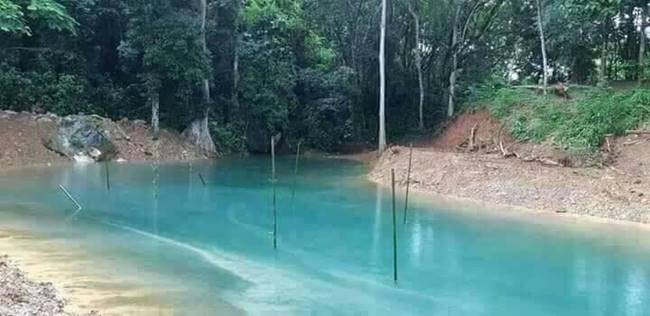 ปรากฏการณ์น้ำเขียวมรกต