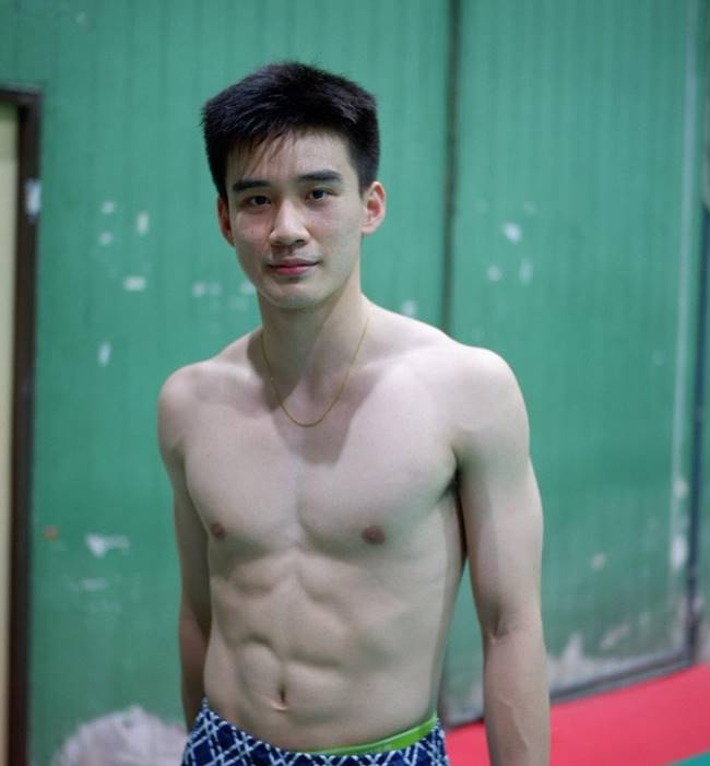 นักแบดหนุ่มไทย