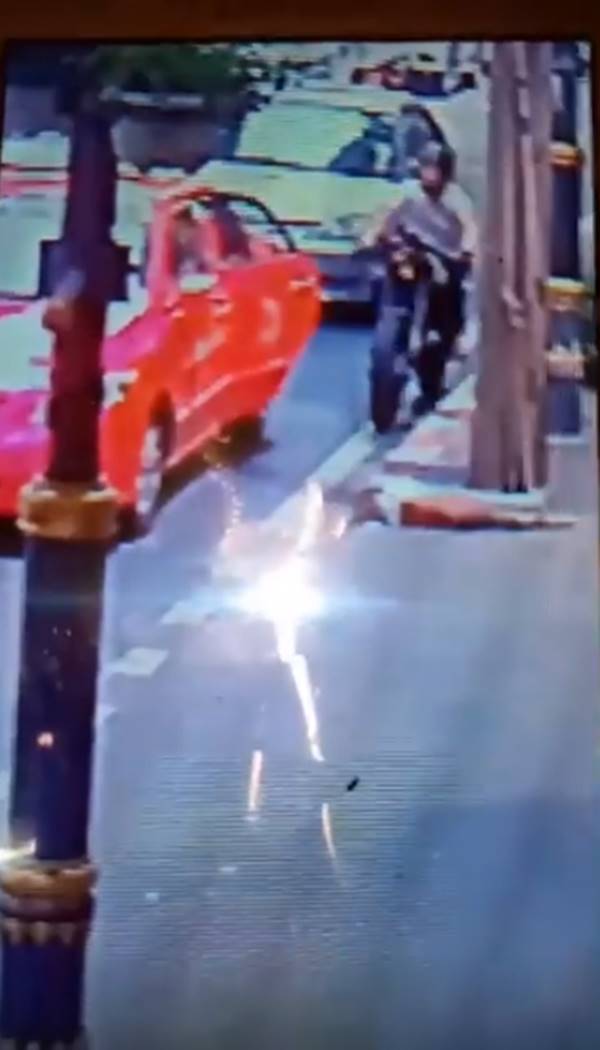 สาวลงแท็กซี่ไม่ระวัง