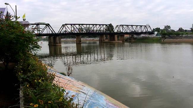 วางทุ่นสร้างแนวค้นหาระเบิดสงครามโลกครั้งที่ 2