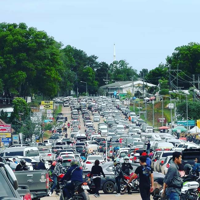 คนแห่เที่ยวหยุดยาว