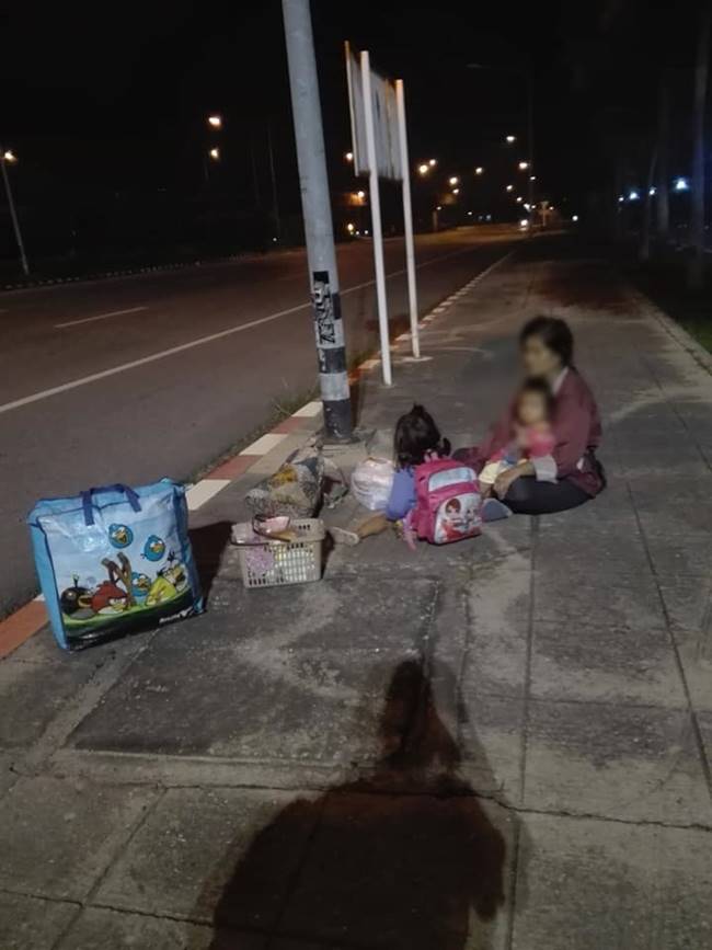 สาวถูกรถทัวร์ทิ้งข้างทาง