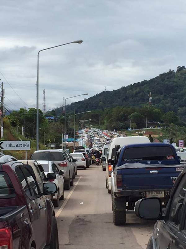 คนแห่เที่ยวหยุดยาว