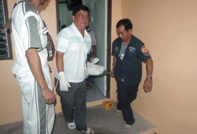 มือฆ่าปาดคอครูสอนศิลปะ